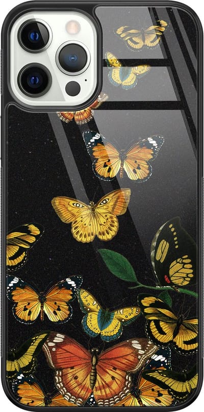 Hoesje geschikt voor iPhone 12 Pro - Vlinders - Luxe Glazen Hardcase - Hippe print - Zwart, Goud - Leuke Telefoonhoesjes