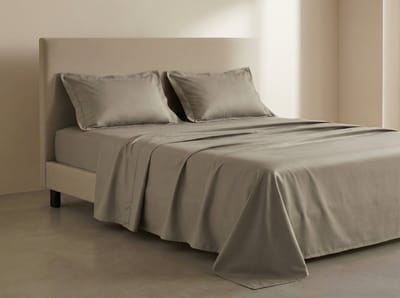 Linea - Laken Set - Katoen Satijn - 450 TC - 270x220 cm + 2x 65x65 cm - Taupe