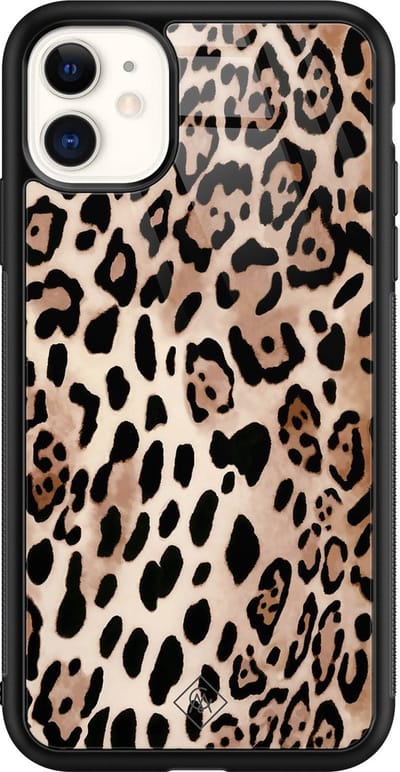 Casimoda® hoesje - Geschikt voor iPhone 11 - Luipaard print bruin - Luxe Hard Case Zwart - Backcover telefoonhoesje - Bruin/beige