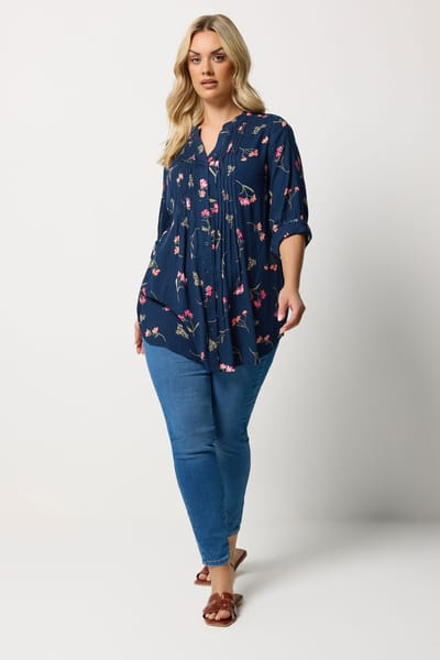 Yours Marineblauwe Blouse Met Bloemenprint, Pailletten En Plooitjes Size 46