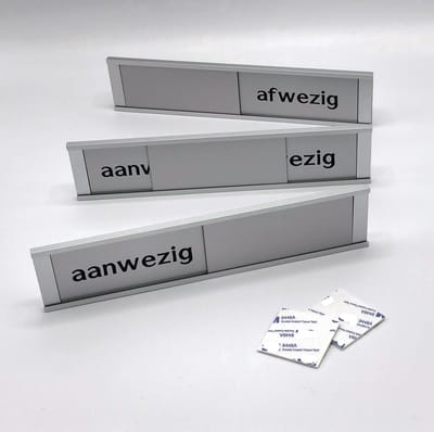 Schuifbordje Aanwezig - Afwezig - 255 mm x 57 mm - Bevestiging twee dubbelzijdige stickers - Promessa-Design.