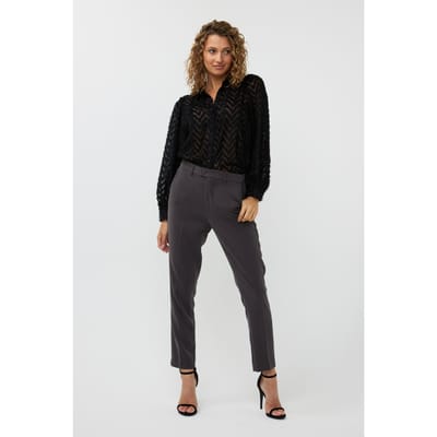 EsQualo Blouse Basic Fluffy Plumetis Black Maat: 40 | Blouses Outlet | Dames | Zwart