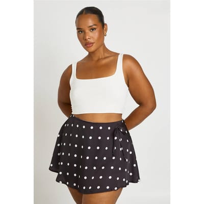 boohoo Dames Plus Size Satijnen Polkadot Skort Met Strikdetail Aan De Zijkant | Zwart | Maat: 46