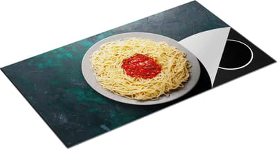 Chefcare Inductie Beschermer Pasta met Tomatensaus op Donker Groene Marmer - 95x50 cm - Afdekplaat Inductie - Kookplaat Beschermer - Inductie Mat