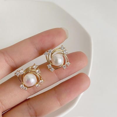 Trendy Rode Witte Imitatie Parel Stud Oorbellen voor Vrouwen Ontwerp Roterende Metalen Inleg Kristallen Oorbellen Elegante Feest Sieraden gray