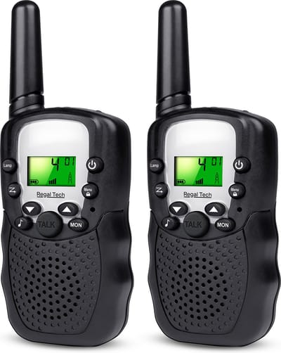 Regal Tech® Walkie Talkie set – 2 Stuks – Bereik tot 5KM – Walkie Talkie voor kinderen – Incl. NL Handleiding– VOX Handsfree – Zaklamp – Draagbaar & Robuust – Zwart