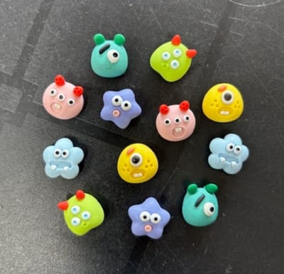 TLVX 12 stuks Kleine 3D Monstertjes Magneten / Leuke Koelkastmagneten / Foto Magneet Oog / Speel- en Leer Magneten / Whiteboard / School / Kantoor / Notitie / Boodschappenlijst / Memo Bord / Schoolbord / Magnetisch / Gekleurde Monster Magneetjes