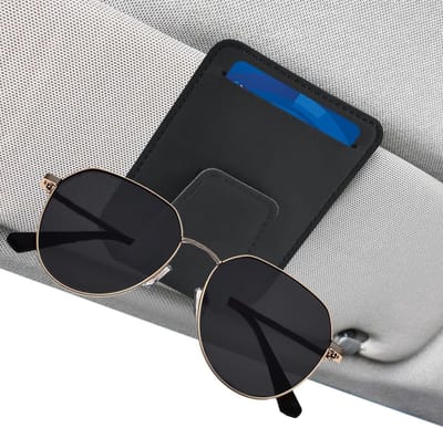 Zonnebrilhouder voor Auto Zonnevisier, Lichtgewicht PVC Lederen Bril- en Kaartclip, Universele Pasvorm, Blokkeert Geen Zicht, Ideaal Accessoire voor Reizen en Dagelijks Gebruik