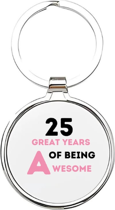 Akyol - 25 great years of being awesome Sleutelhanger - Verjaardag - jarigen - jarig - jarige - 25 jaar - verjaardagscadeau - cadeau voor een jarige - feest - cadeau - cadeautje - verjaardagscadeautje - 4 x 7,5 CM