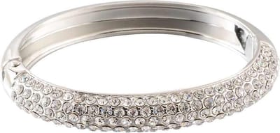 Behave - Zilverkleurige armband met steentjes - glamour stijl - 18 cm