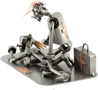 sculptuur hulpverlener EHBO beroepen beeldje - metaal 10x16x10 relatiegeschenken