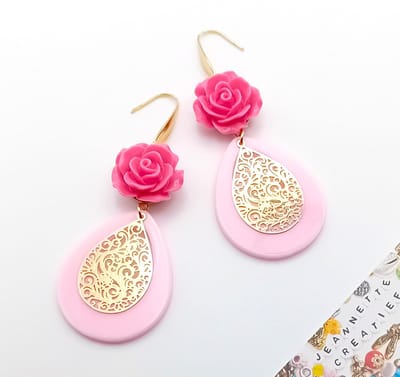 Jeannette-Creatief® - Resin - Oorbellen Resin Filigraan Roze Fuchsia Orange Gold - Oorbellen - Oorbellen met Rozen - Druppel Oorbellen - Kostuumsieraden - Filigraan Oorbellen - Eclectisch - Handgemaakte Sieraden - Spanish Collection - Lente