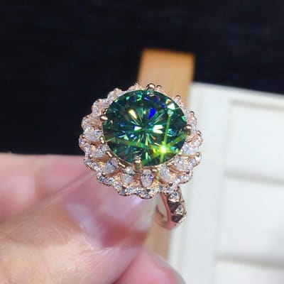 Luxe ring voor dames met groene zirkonia, perfect als vingerring, ideaal voor bruiloften, feestjes en verlovingen. Trendy sieraden. 9 gray