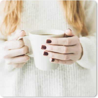 Muismat 20x20 cm - Mousepad Vrouw - Trui - Koffie - Muismatten - Kerst - Cadeau - Kerstcadeau voor mannen en voor vrouwen
