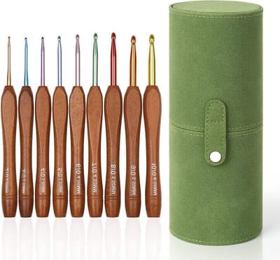 Ergonomische Haaknaalden Set van 9 Stuks met Houten Handvat en Groene Opbergdoos voor Beginners en Mensen met Artritis, Inclusief Kleurige Aluminium Haakkoppen van 2-6 mm