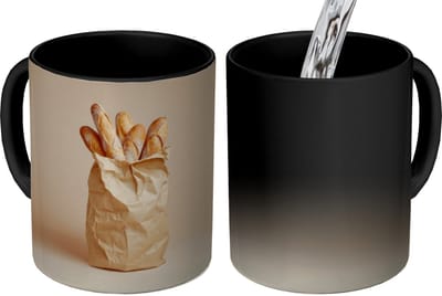 Magische Mok - Foto op Warmte Mokken - Koffiemok - Baguette - Brood - Stokbrood - Beige - Magic Mok - Beker - 350 ML - Theemok