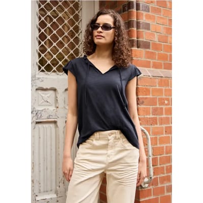 Shirt met losse schouders en gespleten hals