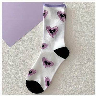 Chaussettes blanches pour femmes Chaussettes mignonnes en coton avec des coeurs Kawaii Preppy Style Anime Violet Chaussettes pour femmes one-size