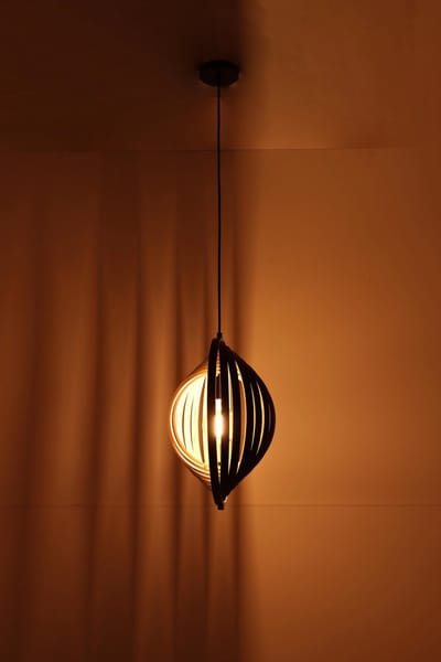 Hanglamp Woody - zwart met hout combi - verstelbare ringen - 44cm