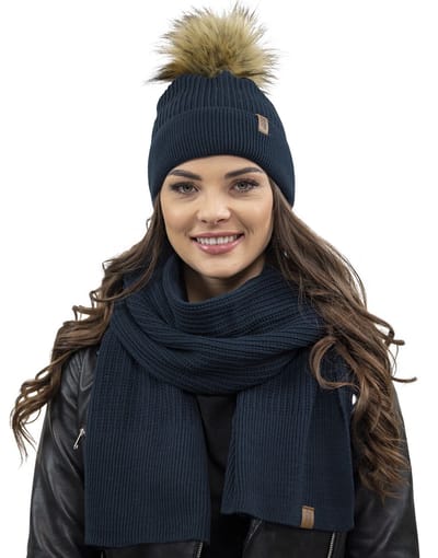 Vivisence Dames Winter Muts En Sjaal Set - Zachte Acryl Met Kunstbont Pompon En Goed Aansluitende Muts - Warm En Comfortabel Zonder Statisch Haar - Sjaal 174 X 40 Cm Voor Elegante En Sportieve Sets - Donkerblauw