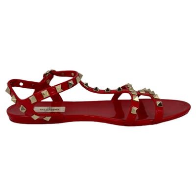 Valentino Garavani Rockstud Plat Sandalen in Rode Rubber