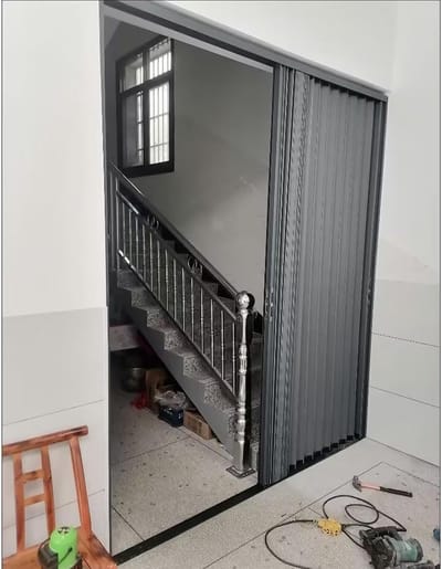 Aanpasbare Vouwdeur - Binnendeur Kamerverdeler - Ruimte Besparen - Verstelbare Breedte Hoogte - 112x203cm - Aluminium