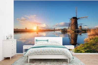 Behang - Fotobehang Windmolen - Water - Zon - Breedte 295 cm x hoogte 220 cm