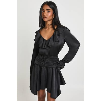 boohoo Dames Getextureerde Satijnen Mini Jurk met Ruffle Details | Zwart | Maat: 34