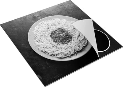 Chefcare Inductie Beschermer Pasta met Tomatensaus op Donker Groene Marmer - Zwart Wit - 78x78 cm - Afdekplaat Inductie - Kookplaat Beschermer - Inductie Mat