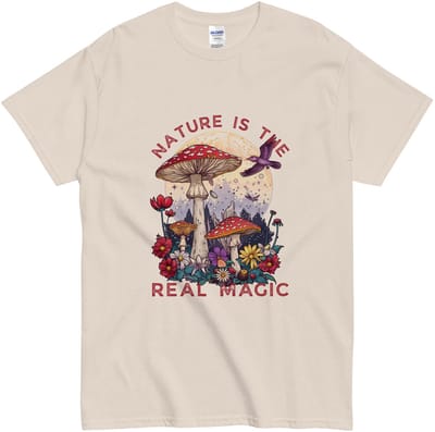 Dames en Heren T Shirt - Tekst en Vintage Illustratie - Nature is the Real Magic - Beige - S
