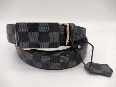 RR22-90.g.120 : Damier zwart/grijs gecoate canvas om leder riem met automatische goudkleurige buckle, 120 cm