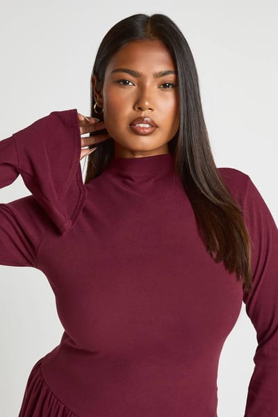 boohoo Dames Plus superzachte skaterjurk met uitlopende mouwen en afvallende zoom | Kastanjebruin | Maat: 44