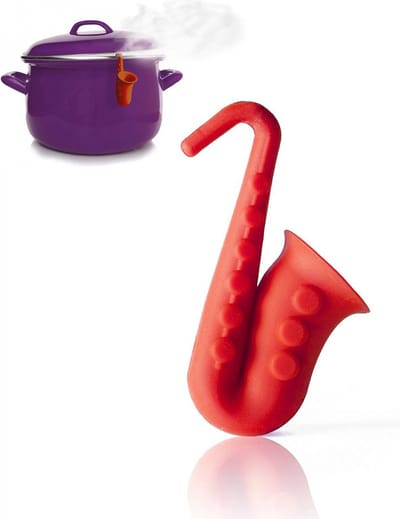Steam releaser Saxophone Red | Pan deksel hoog houder | Rood | Saxy Lid Riser, siliconen Saxofoon om deksel van de pan net genoeg hoog te houden.