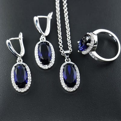 De Nieuwe Ovale Zirkoon Ketting Oorbellen en Ring Driedelige Set Is Modieus en Licht Luxe Size 8 Ring Set black
