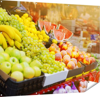 Gards Tuinposter Vers Fruit op de Markt - 150x120 cm - Tuindoek - Tuindecoratie - Wanddecoratie buiten - Tuinschilderij