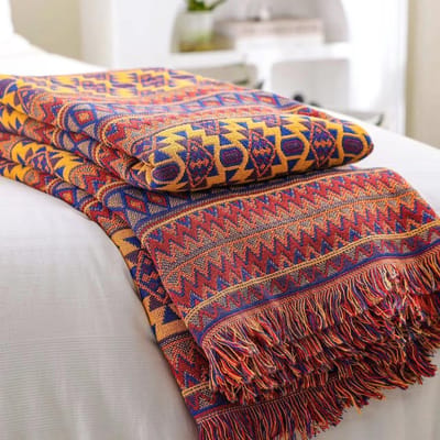 Famanu – Grote plaid in bohemian - stijl met kwastjes - 100% handgeweven katoen - gebreid - fauteuilsprei voor stoelen - banken - sofas en bed (180 x 230 cm)