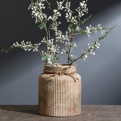 Decoratieve Terracotta Vaasje voor Bloemen, Rustieke Vintage Vaas voor Woondecoratie, 18 cm Hoog, Perfect voor Huiskamer, Keuken en Slaapkamer