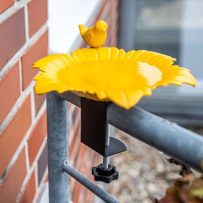 CJ Wildlife Vogeldrinkschaal voor Balkon - Balus - Verstelbaar Vogelbad - Waterschaal voor Buiten - Vorstbestendige Drinkschaal - Duurzaam & Plantbased - Okergeel