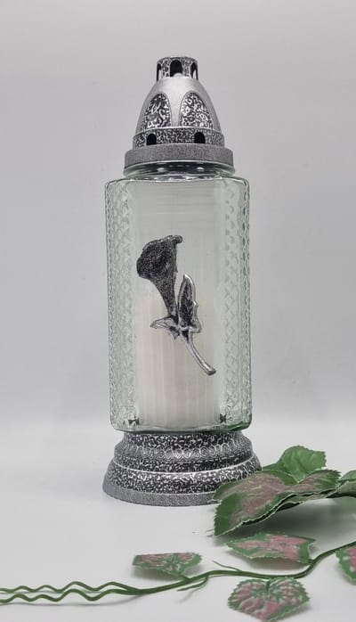 Herdenkingslicht - R-364g - Calla - Zilver - Grafkaars - Graflicht - Graflantaarn - Windlicht