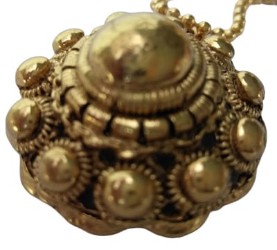 Zeeuws Meisje - Zeeuwse bolle knop 3,8 cm en verguld met echt goud, met vergulde bolletjesketting 70 cm