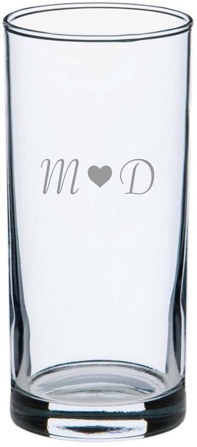 Longdrinkglas met initialen en hart - longdrinkglas met letters - Valentijnscadeau - huwelijk - bruiloft - gepersonaliseerd drinkglas - uniek - relatiegeschenk - uniek cadeau - glas graveren - uniek cadeau van glas