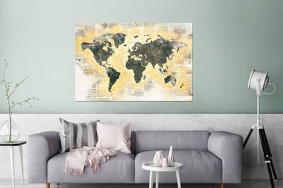 Aluminium schilderij 180x120 cm - Wanddecoratie metaal - Wereldkaart - Goud - Krant - Metalen muurdecoratie woonkamer - Decoratie industrieel - Foto op dibond - Industriële accessoires slaapkamer