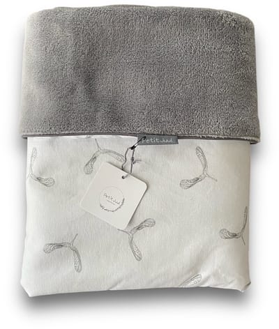 Petit Juul ledikandeken propeller teddy grijs