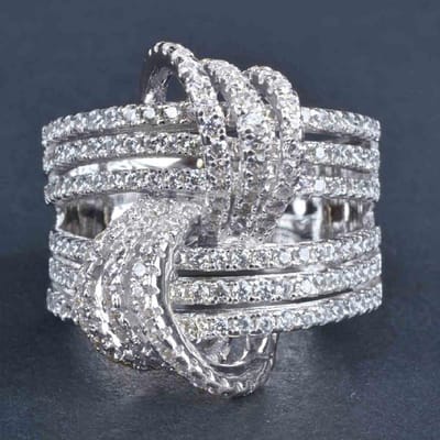 Huitan Prachtige Mode Vingerring Dames Feest Sieraden met Heldere Zirkonia Tweekleurig Stijl Ontwerp Accessoires voor Jubileum 12 gray