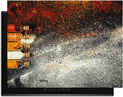 KitchenArt - Spice Bottles – Inductie Beschermer - 78x52 cm - Kookplaat Beschermer - Luxe Afdekplaat Inductieplaat - Anti-slip & Oprolbaar - Beschermmat Inductiekookplaat