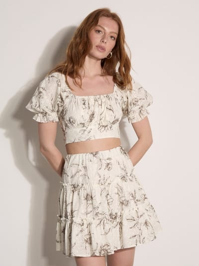 Katoenen mini-rok met bloemenbroderie en lagen