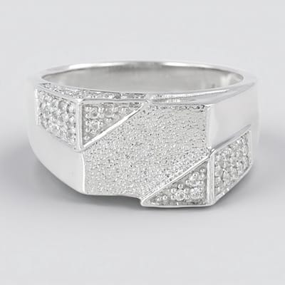 Cavill - 925 Sterling Zilver Ring - 0,415 Karaat Cambodjaanse Zirkonia's - Brede Geometrische Modieuze Ring met Zilveren Pave Afwerking