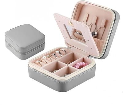 Mini PU Leren Reiskosmetiekoffer met Spiegel, Dubbele Laag Sieraden Organizer voor Vrouwen en Meisjes - Perfect voor Ringen, Oorbellen en Armbanden - Grijs