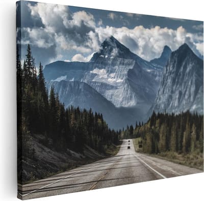 Artaza Canvas Schilderij Weg Door Bergen - 40x30 cm - Klein - Muurdecoratie Bos - Wanddecoratie Natuur - Kamer Accessoires Landschap