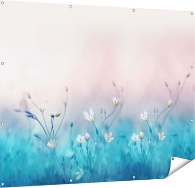 Gards Tuinposter Witte Bloemen op een Blauw Achtergrond - 150x120 cm - Tuindoek - Tuindecoratie - Wanddecoratie buiten - Tuinschilderij